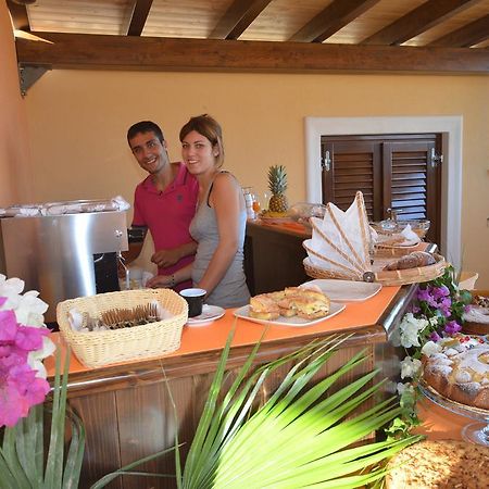 Baia Santa Margherita B&B กัสเตลลุซโซ ภายนอก รูปภาพ