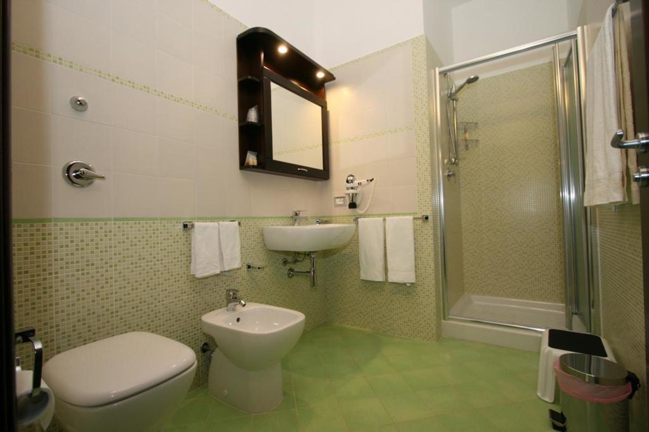 Baia Santa Margherita B&B กัสเตลลุซโซ ภายนอก รูปภาพ