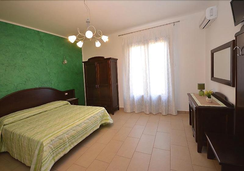 Baia Santa Margherita B&B กัสเตลลุซโซ ภายนอก รูปภาพ