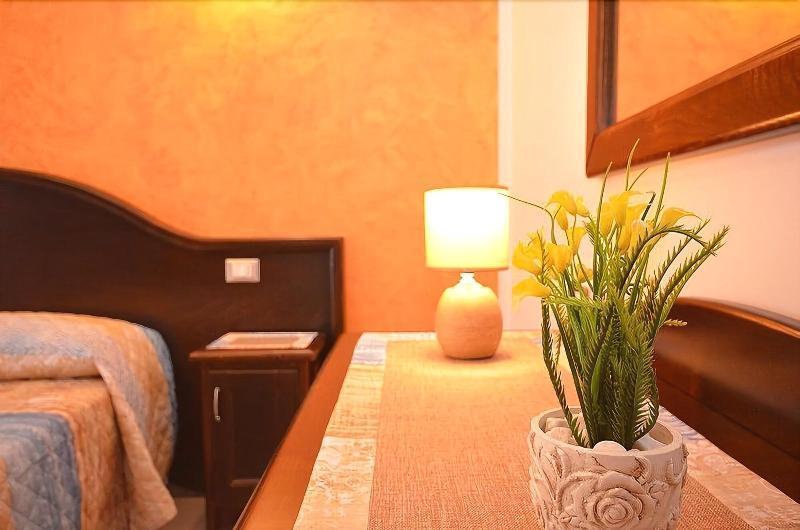 Baia Santa Margherita B&B กัสเตลลุซโซ ภายนอก รูปภาพ