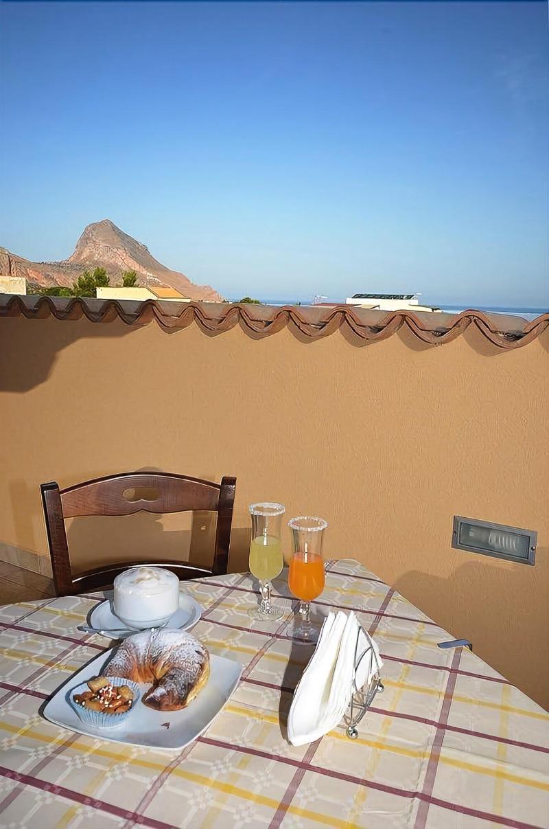Baia Santa Margherita B&B กัสเตลลุซโซ ภายนอก รูปภาพ