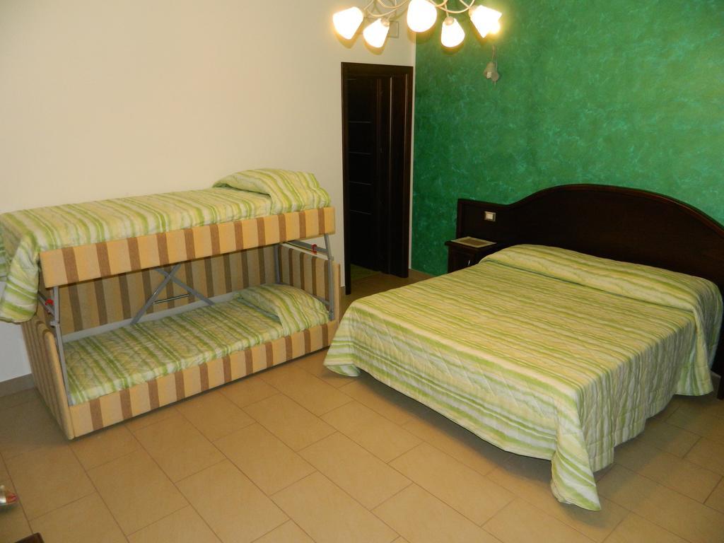 Baia Santa Margherita B&B กัสเตลลุซโซ ห้อง รูปภาพ