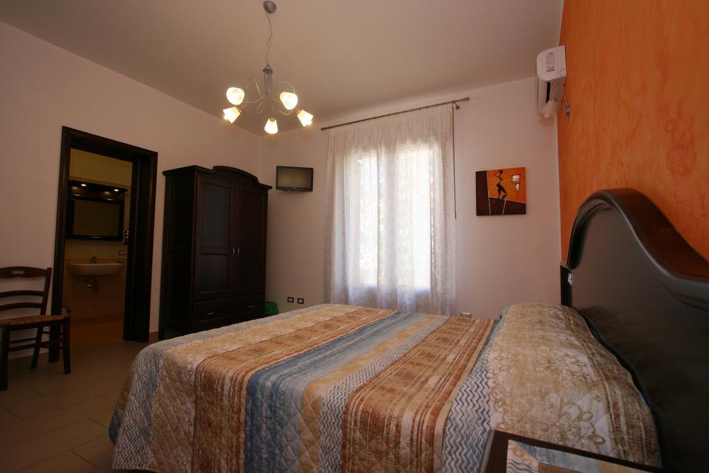 Baia Santa Margherita B&B กัสเตลลุซโซ ห้อง รูปภาพ